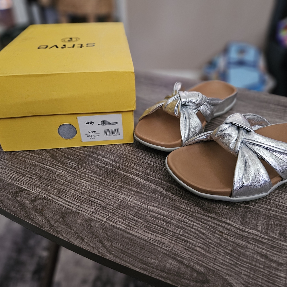 Silver Knotted Slide Sandals Strive Sz 5